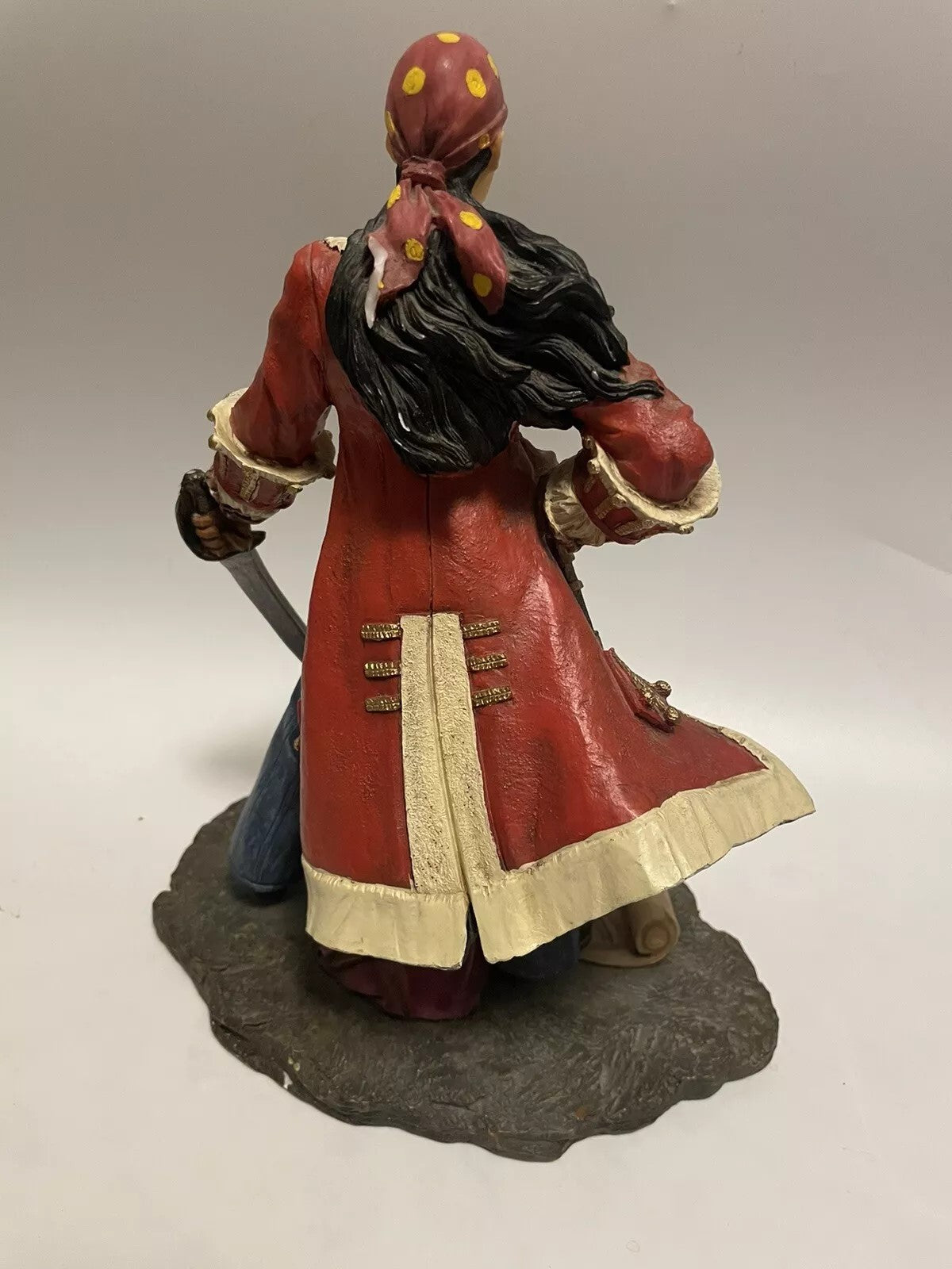 MYTHS & LEGENDS PIRATE GIRL Figurine
